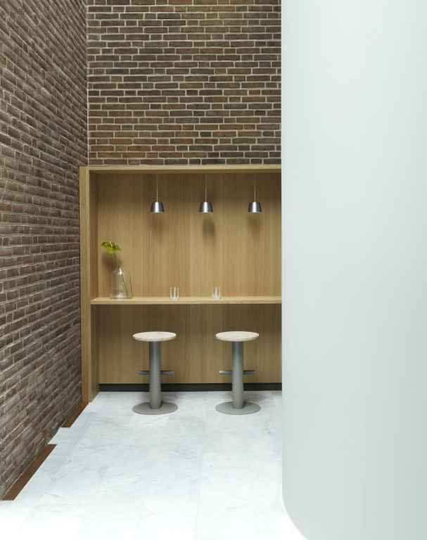 Normann Copenhagen Pole barkruk 75 zwart