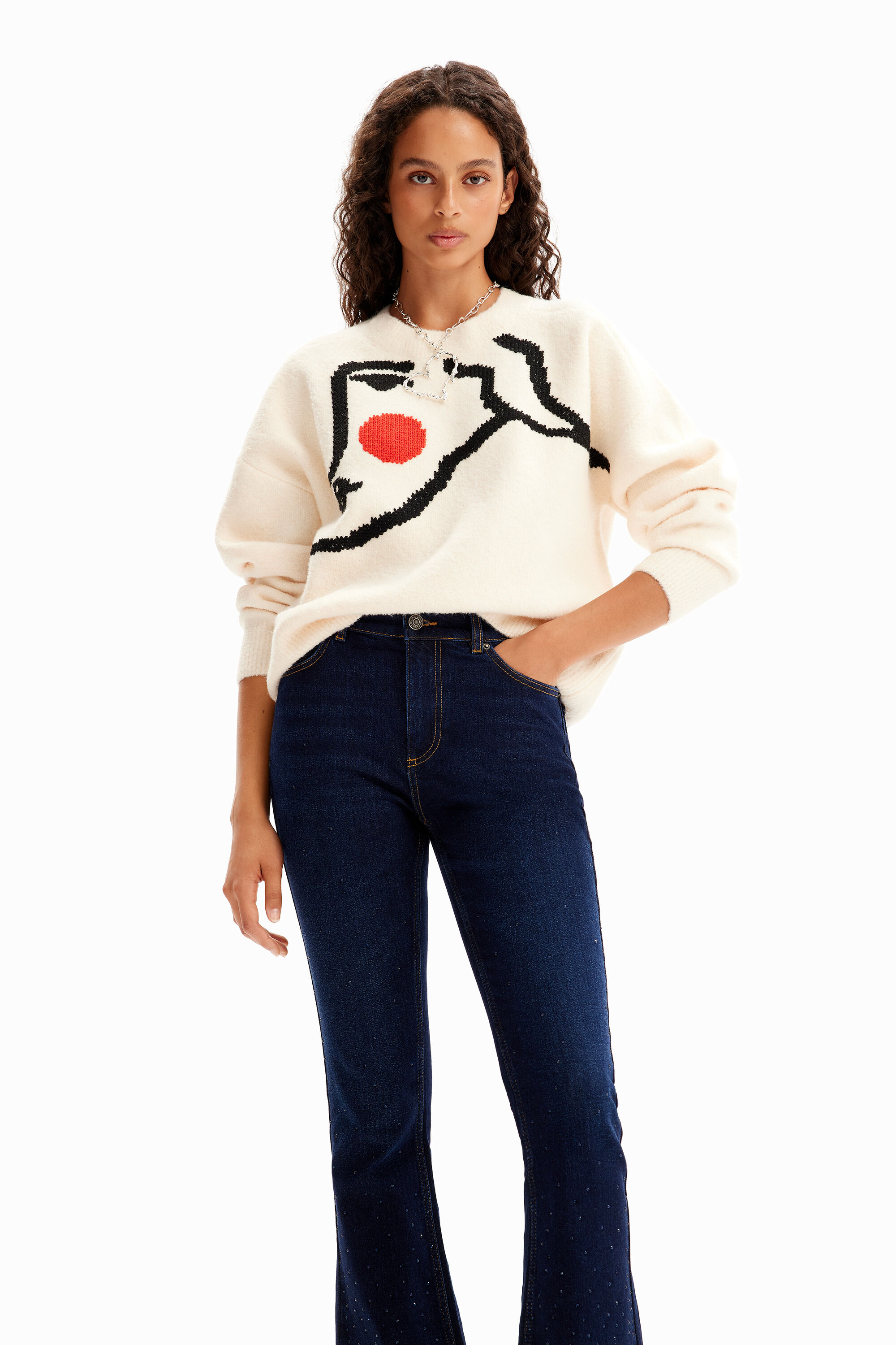 calça jeans flare com strass