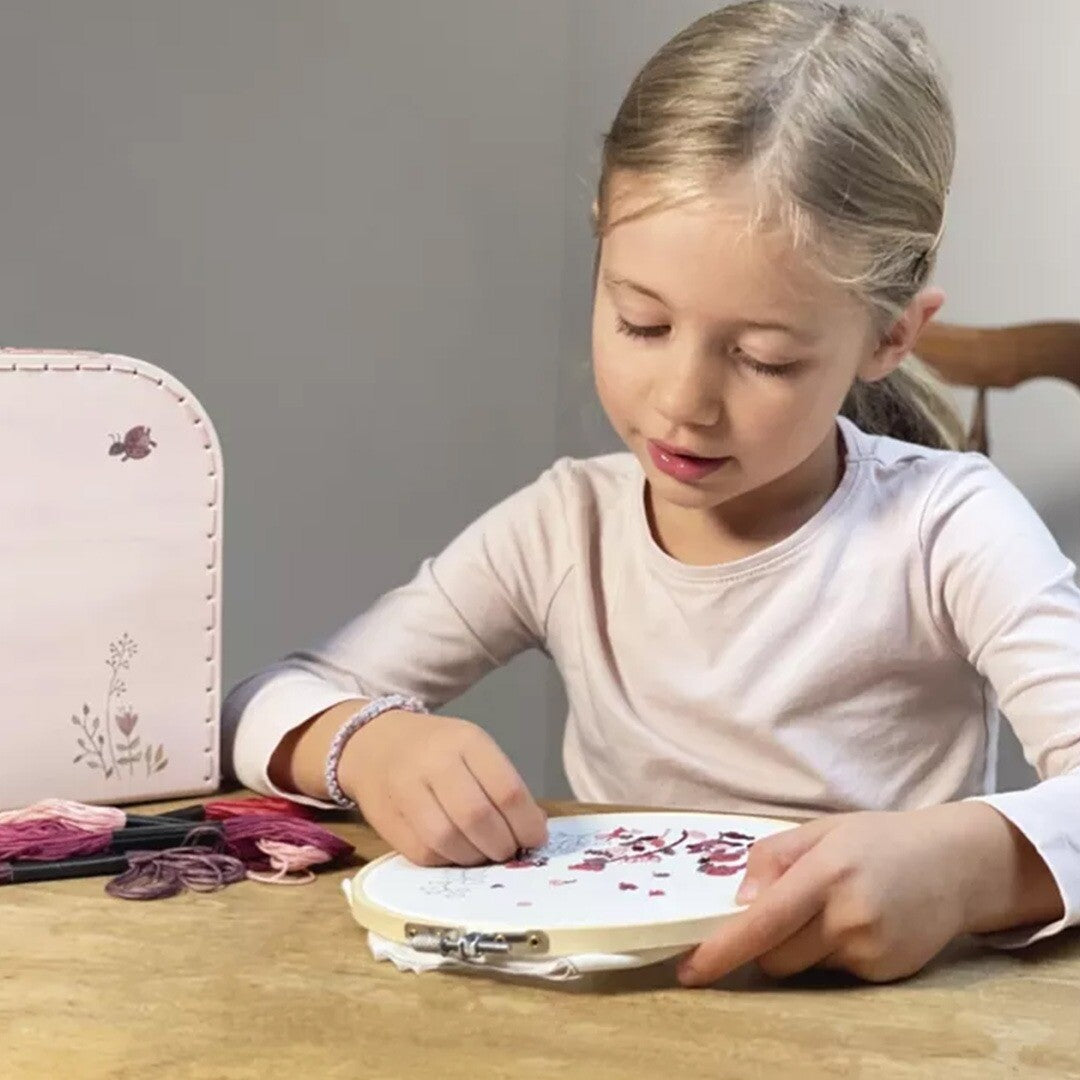Egmont toys borduurkit lieveheersbeestje in koffer