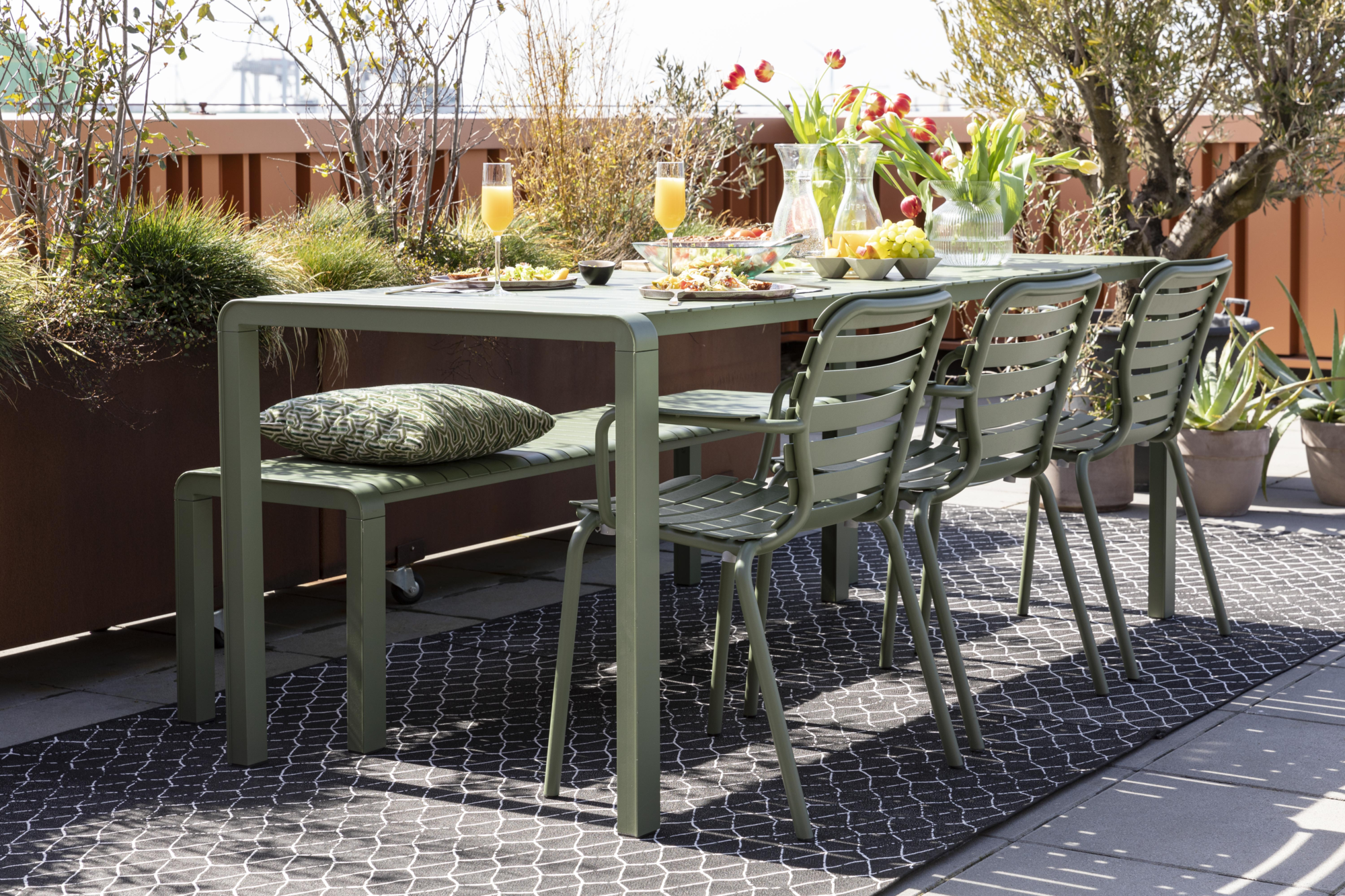Zuiver tuintafel Vondel Zwart 168,5 cm