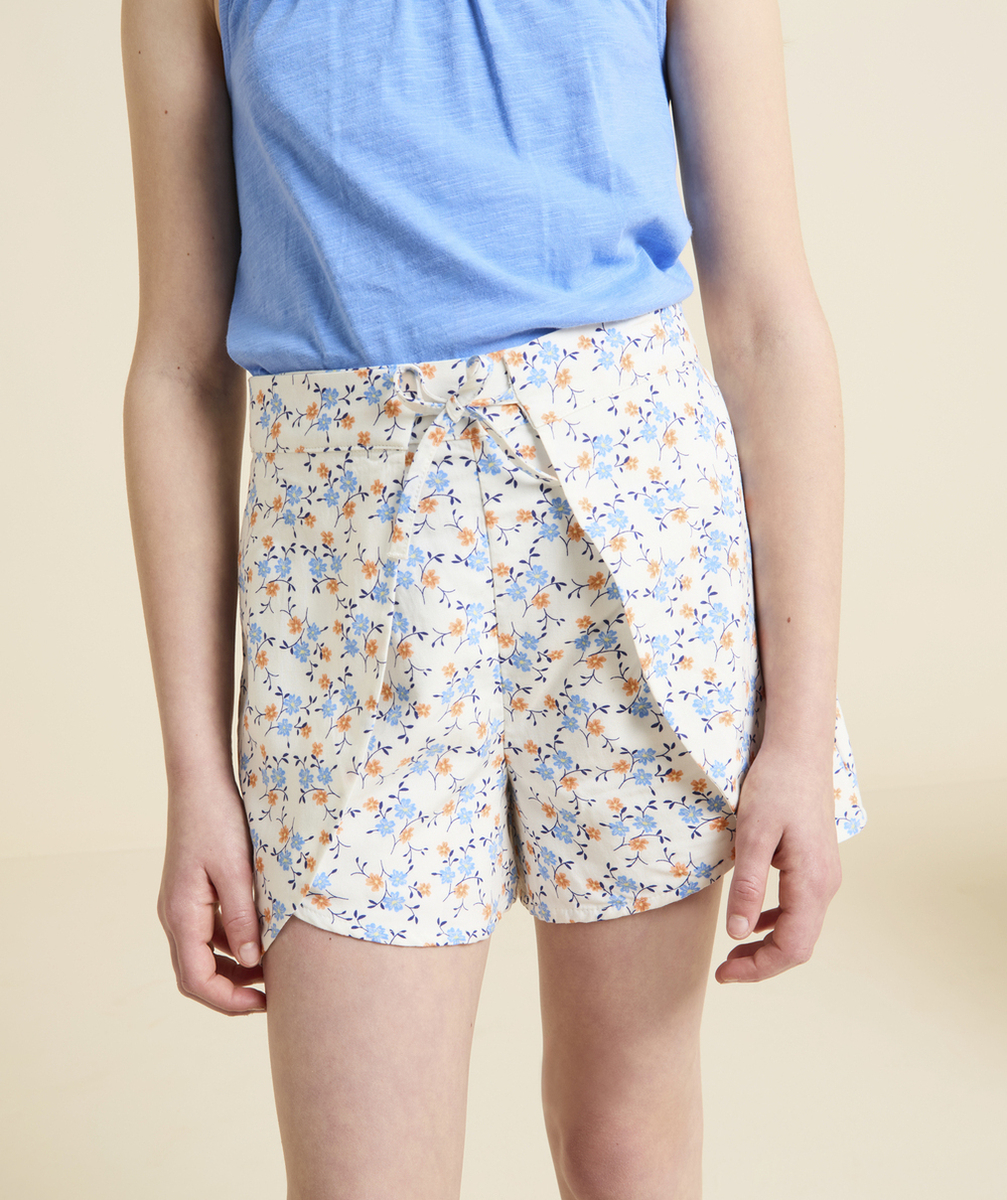 SHORT FLUIDE FILLE EN VISCOSE RESPONSABLE IMRPRIMÉ FLEURI AVEC OUVERTURES