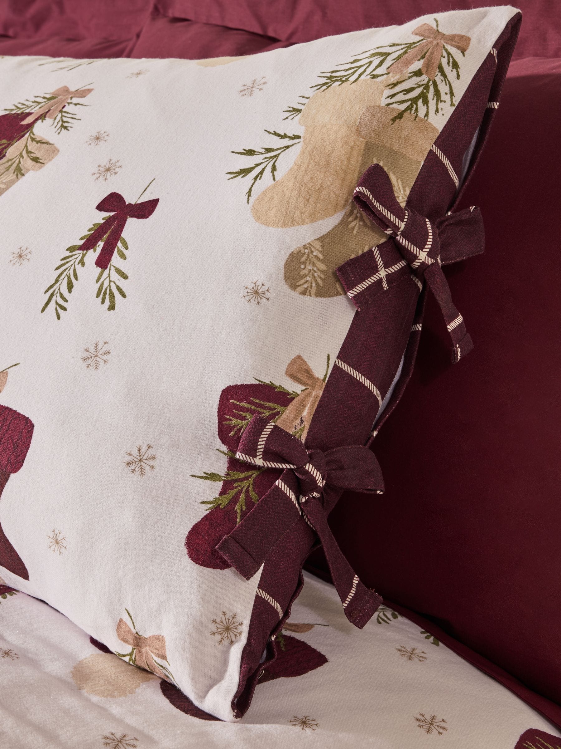 Christmas Supersoft 100% Brushed Cotton Reversible Duvet Cover and Pillowcase Set