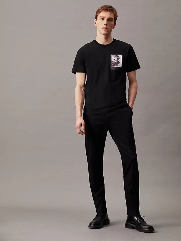 Camiseta com estampa floral
