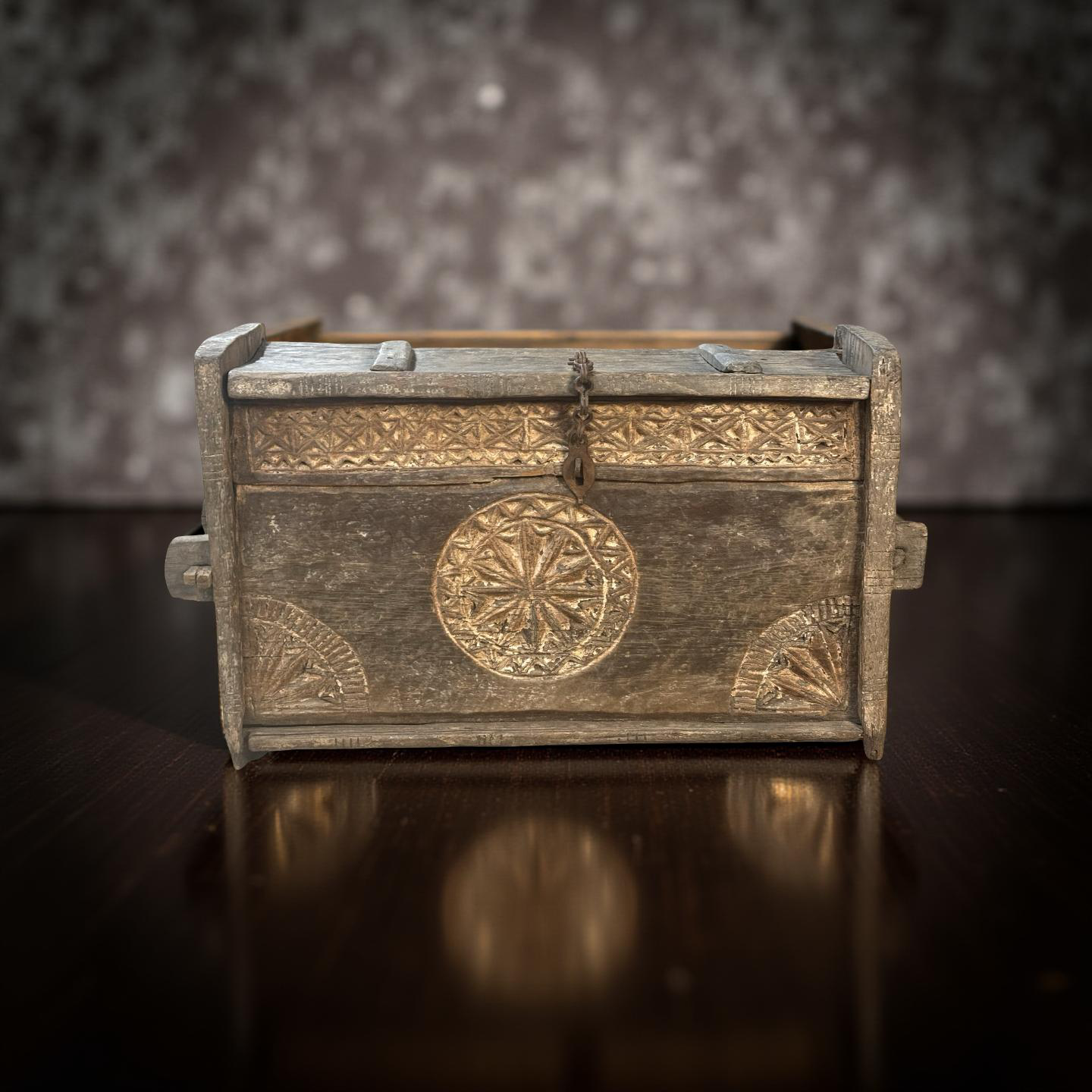 Opbergkist Himachal primitieve box uniek
