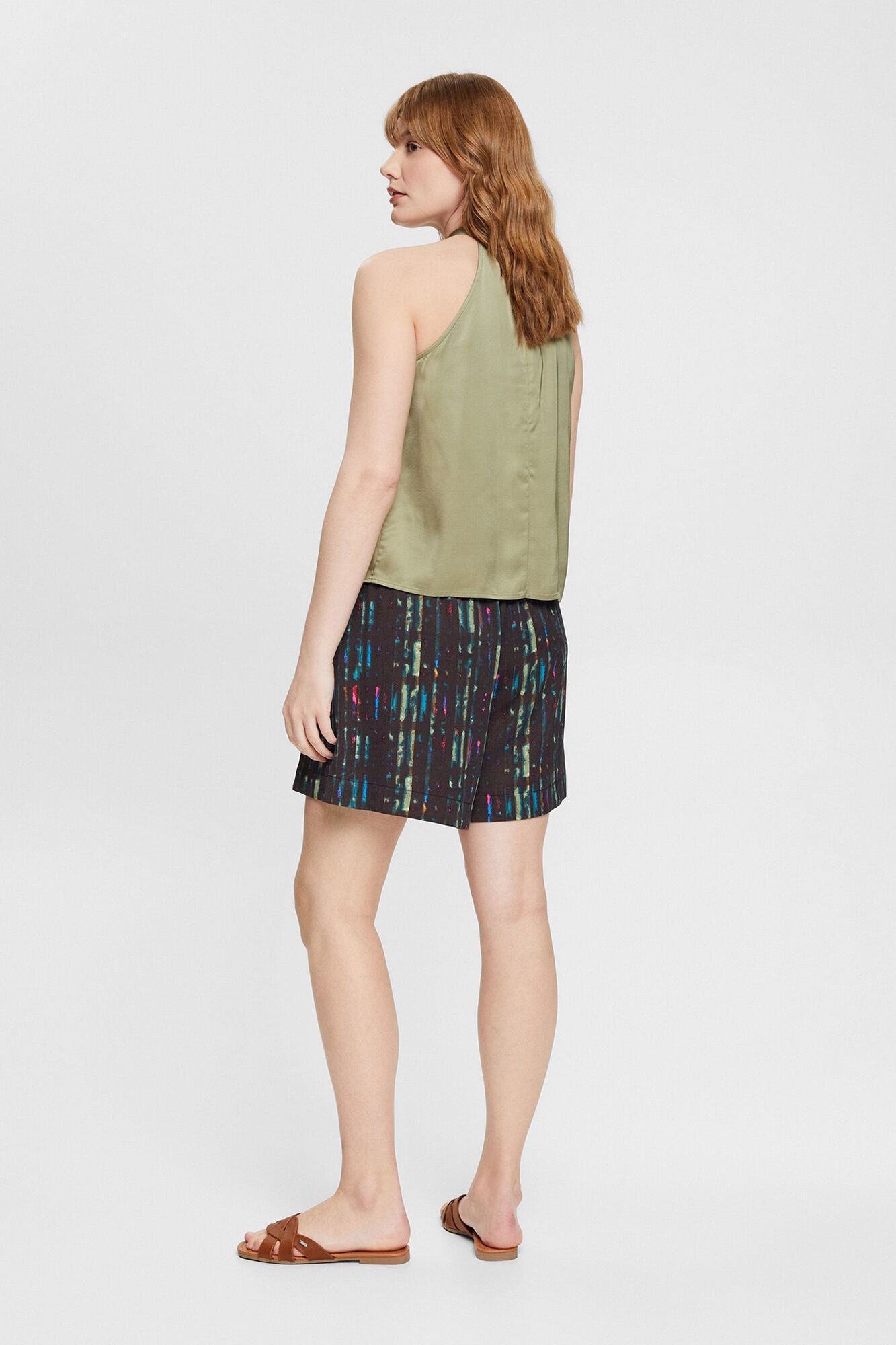 Blusa de cetim com decote halter - Cáqui