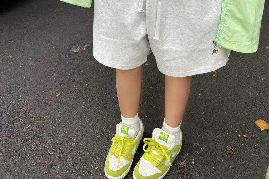 Femilina - Shorts met trekkoord en letters