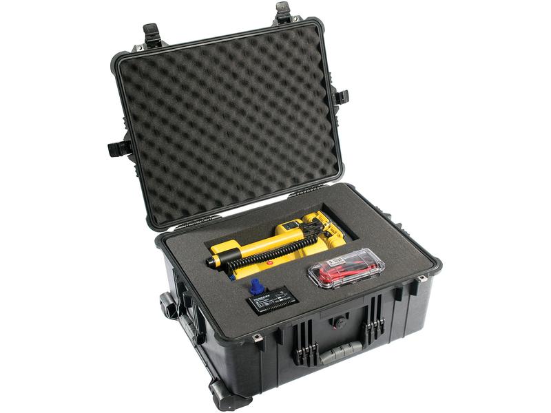 Peli Schutzkoffer 1610 mit Schaumstoffeinlage, Schwarz Protector Case 1610 für empfindliche Ausrüstung, 62.35 l Volumen