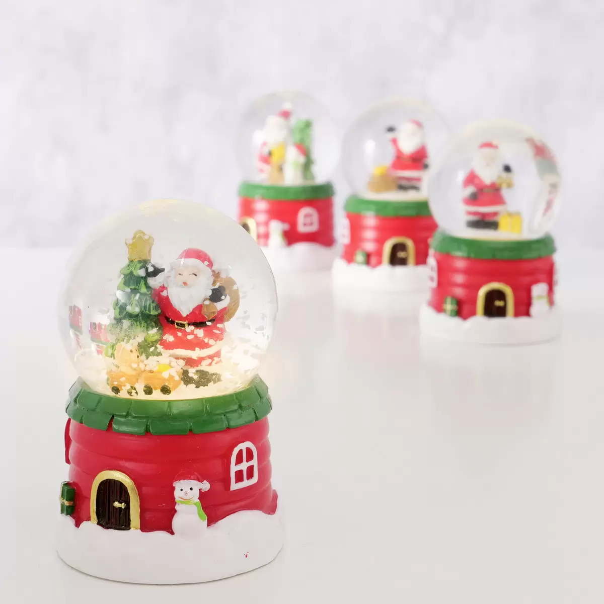 Schneekugel mit LED Hunky rot,weiss
