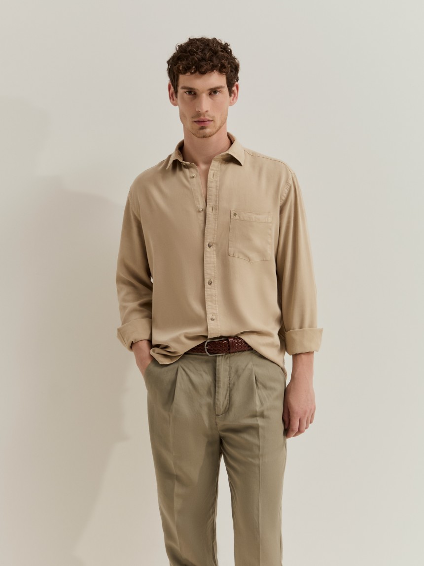 Camisa regular fit em liocel