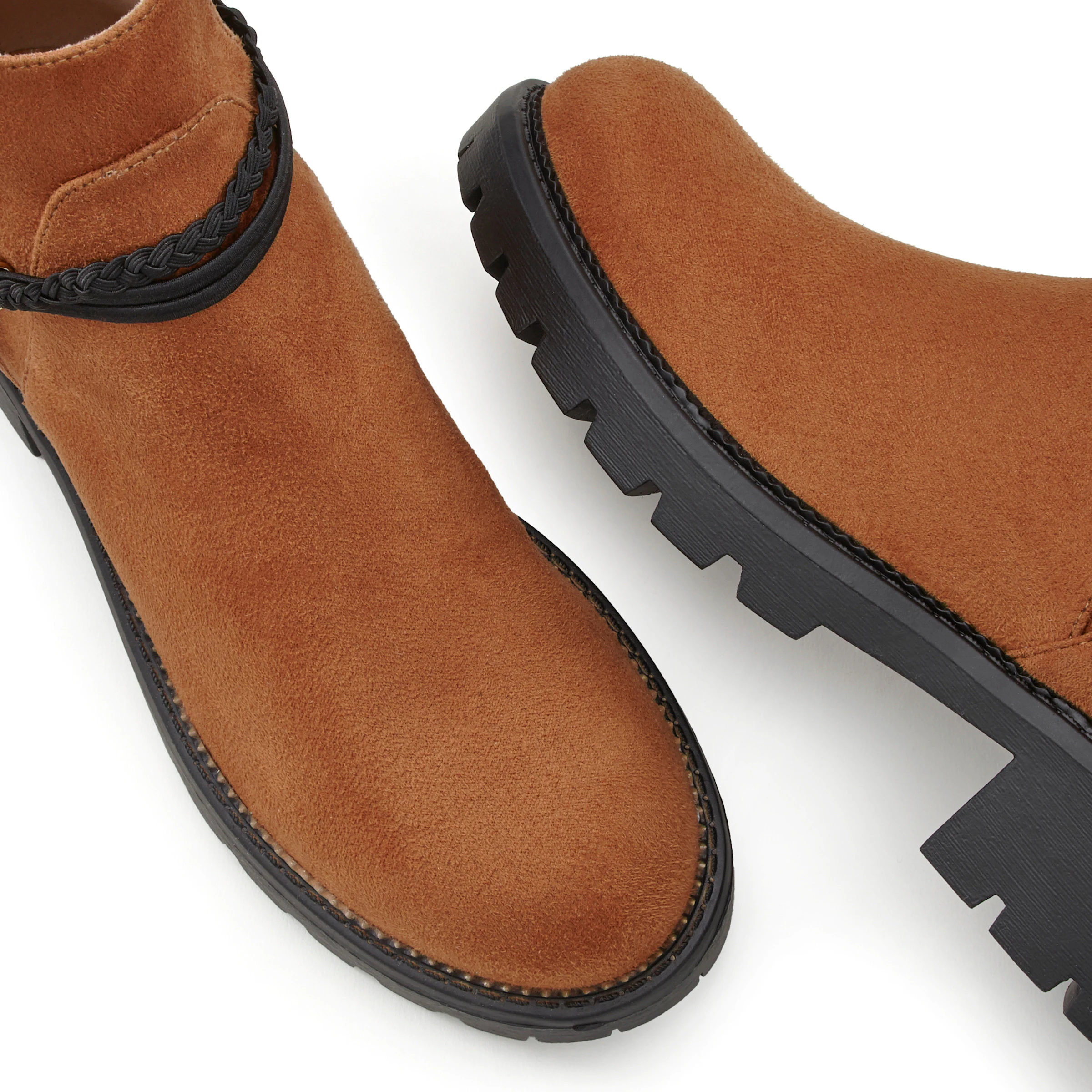 LASCANA Chelseaboots in camelfarben