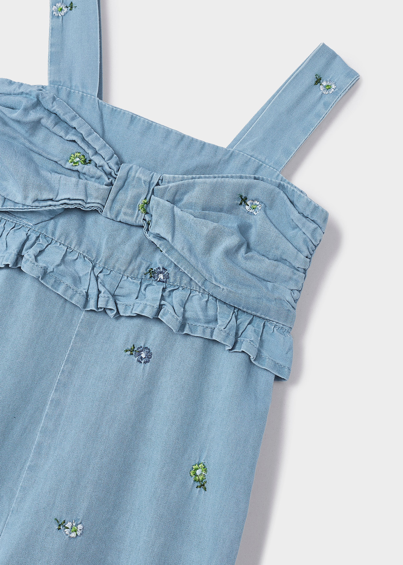 Macacão jeans com bordados em algodão para meninas