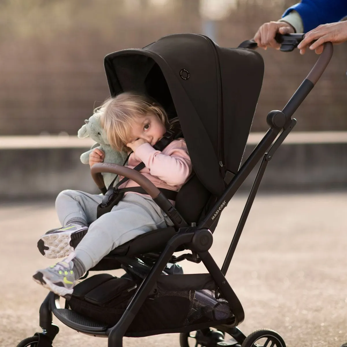 Maxi-cosi Poussette Ultra Compacte Leona - Essentiel Noir