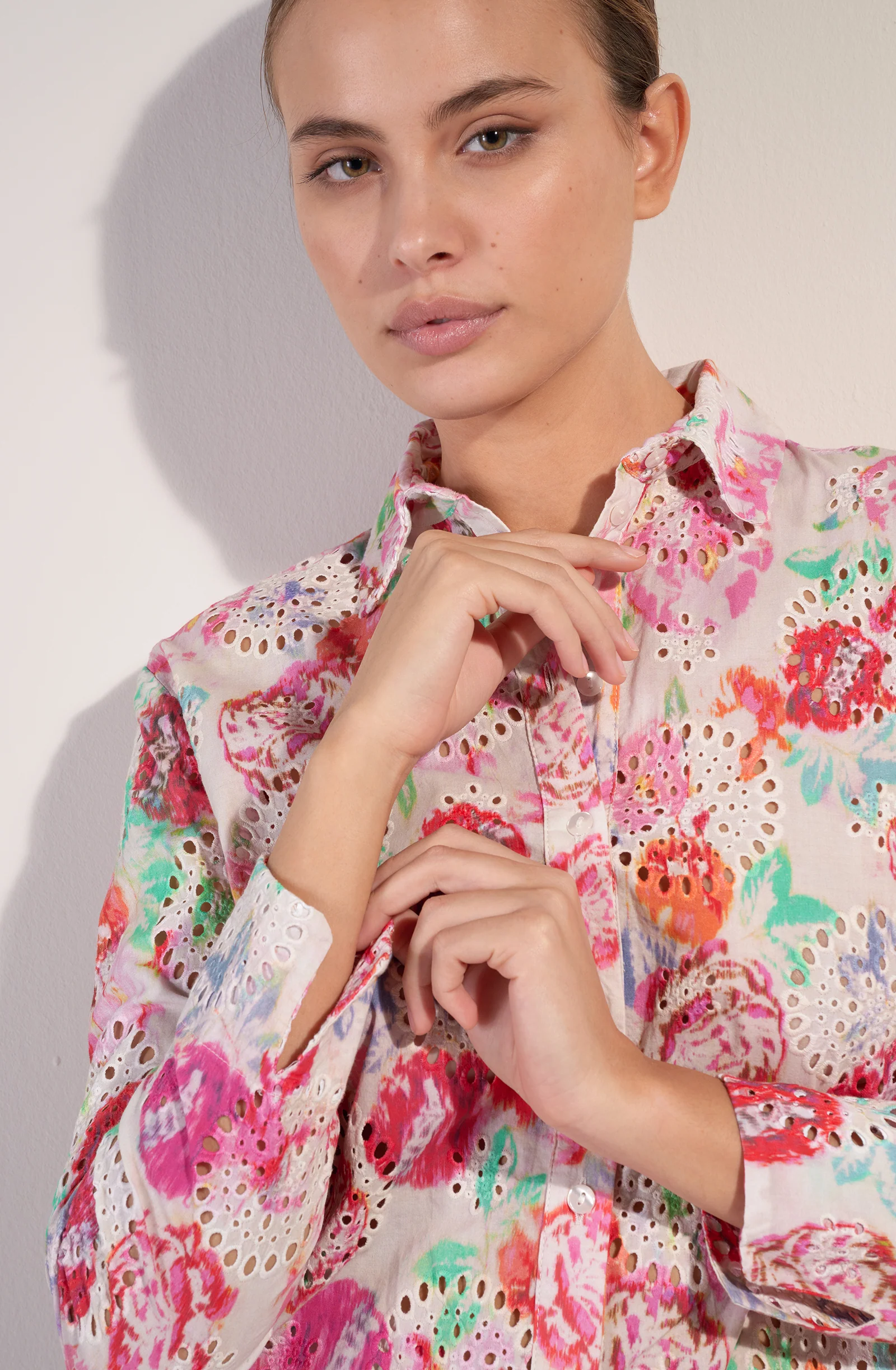 cyntia Chemise boutonnée en broderie Anglaise imprimée Garden
