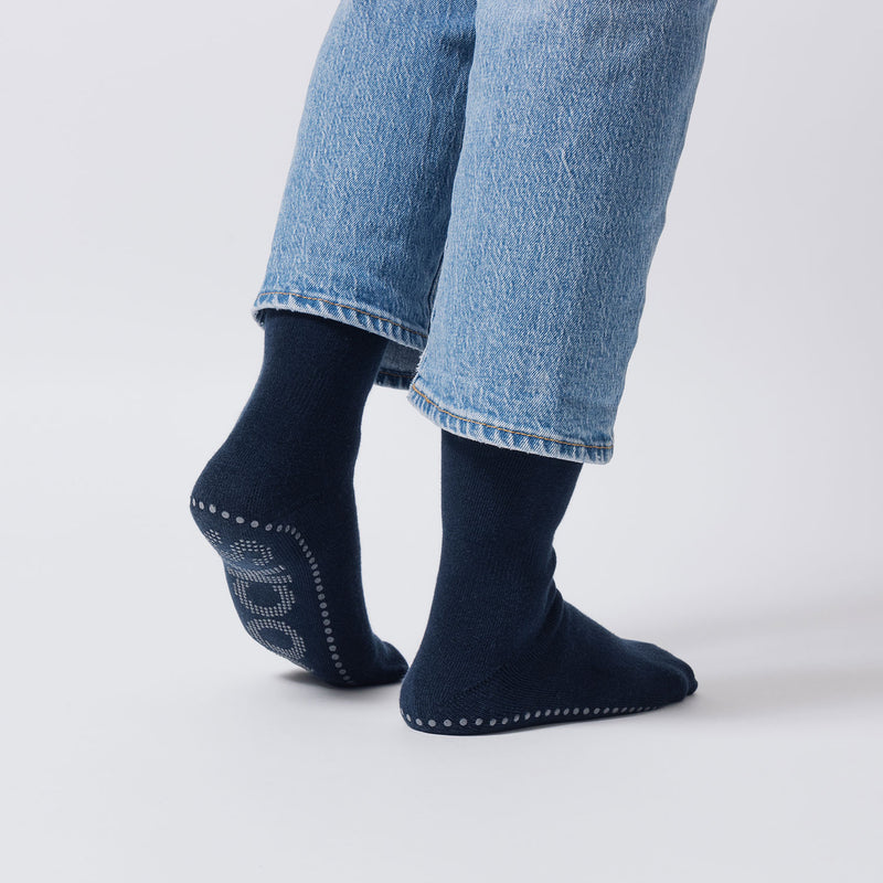Anti-Rutsch Socken aus Bio-Baumwolle Schwarz (SNOCKS)