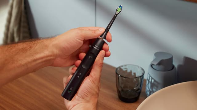 Philips Sonicare Series 5500 elektrisk tandbørste HX7111/01 (sort)