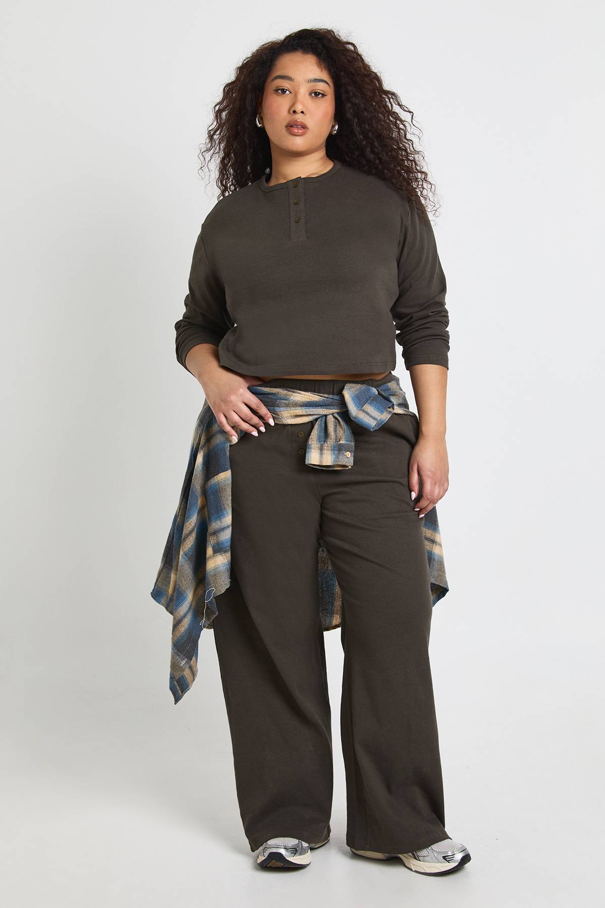 boohoo Ensemble Grande Taille Haut Col Rond Boutonné Et Pantalon En Coton
