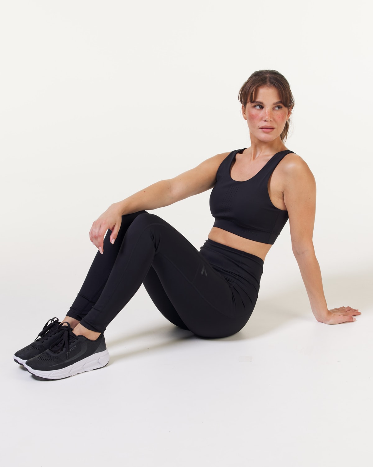 LEVITY Lavish Pocket Tights Black