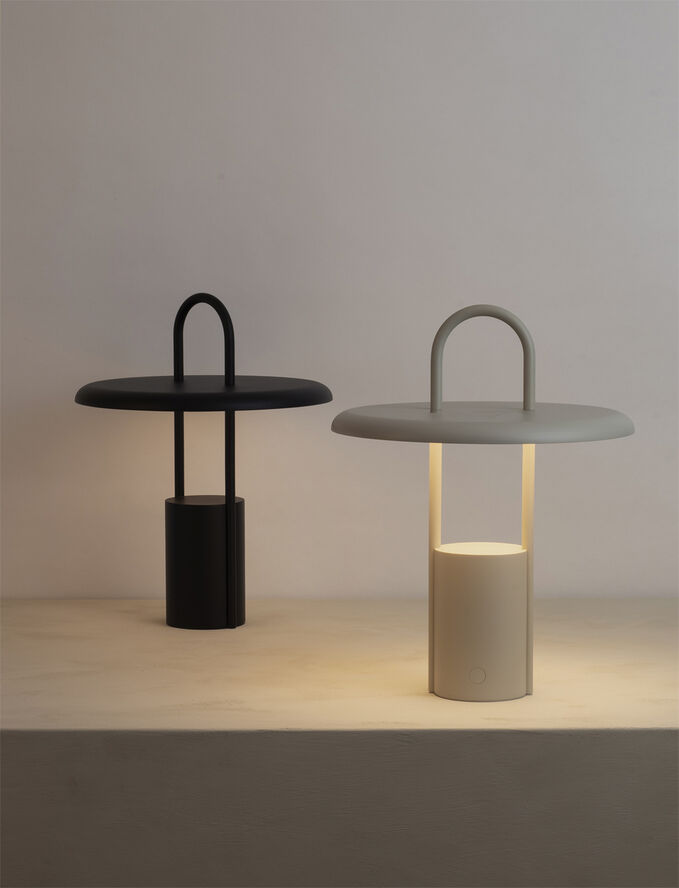 Stelton Pier portable LED lampe H 33. 5 cm black Black