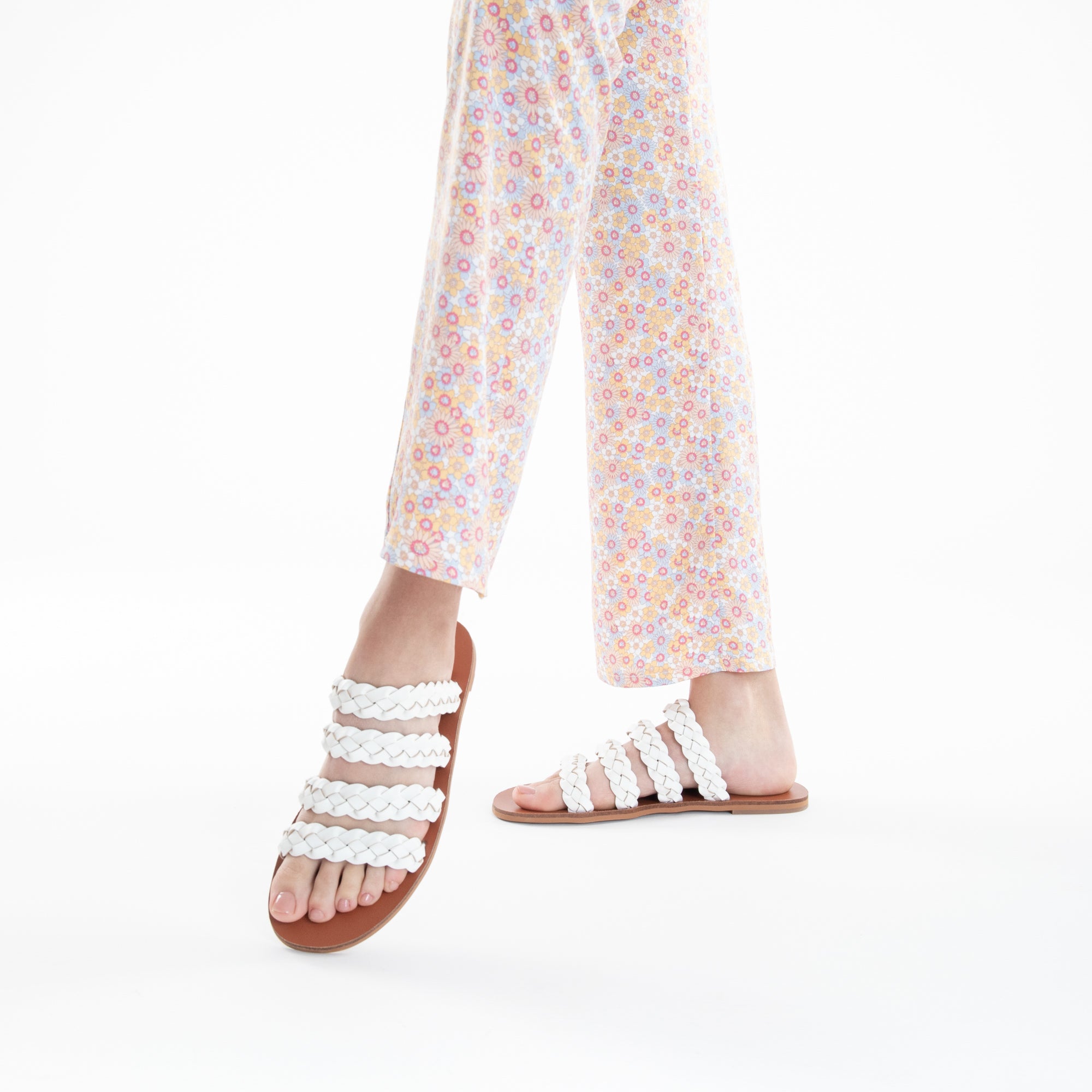 Sandales plates-Mules Mila à brides tressées blanches