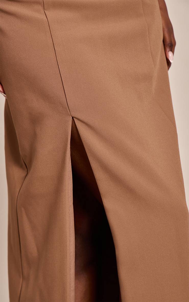 Taupe Robe Longue Ajustée Sans Manches À Encolure Américaine
