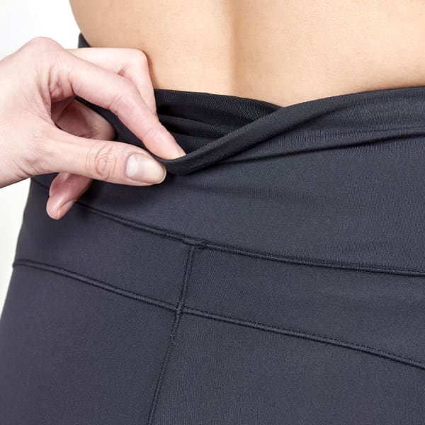 Short running CRAFT ADV ESSENCE HOT PANTS 2 W BLACK