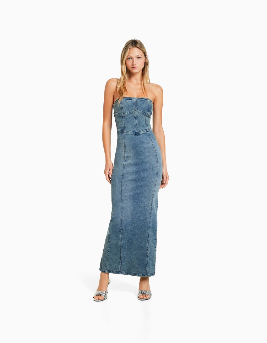 Vestido longo tomara que caia em jeans
