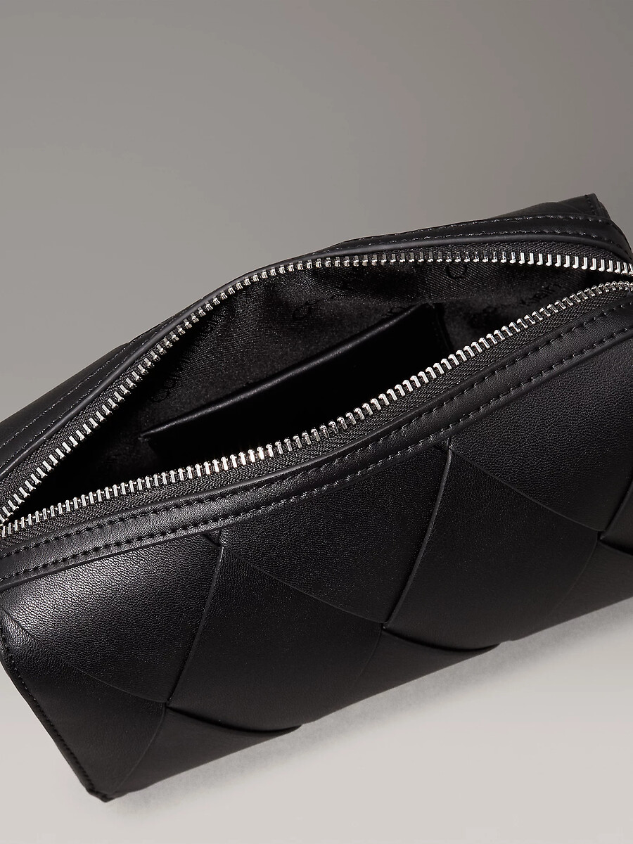 CALVIN KLEIN<br>Bolsa de ombro para câmera, modelo transversal trançado