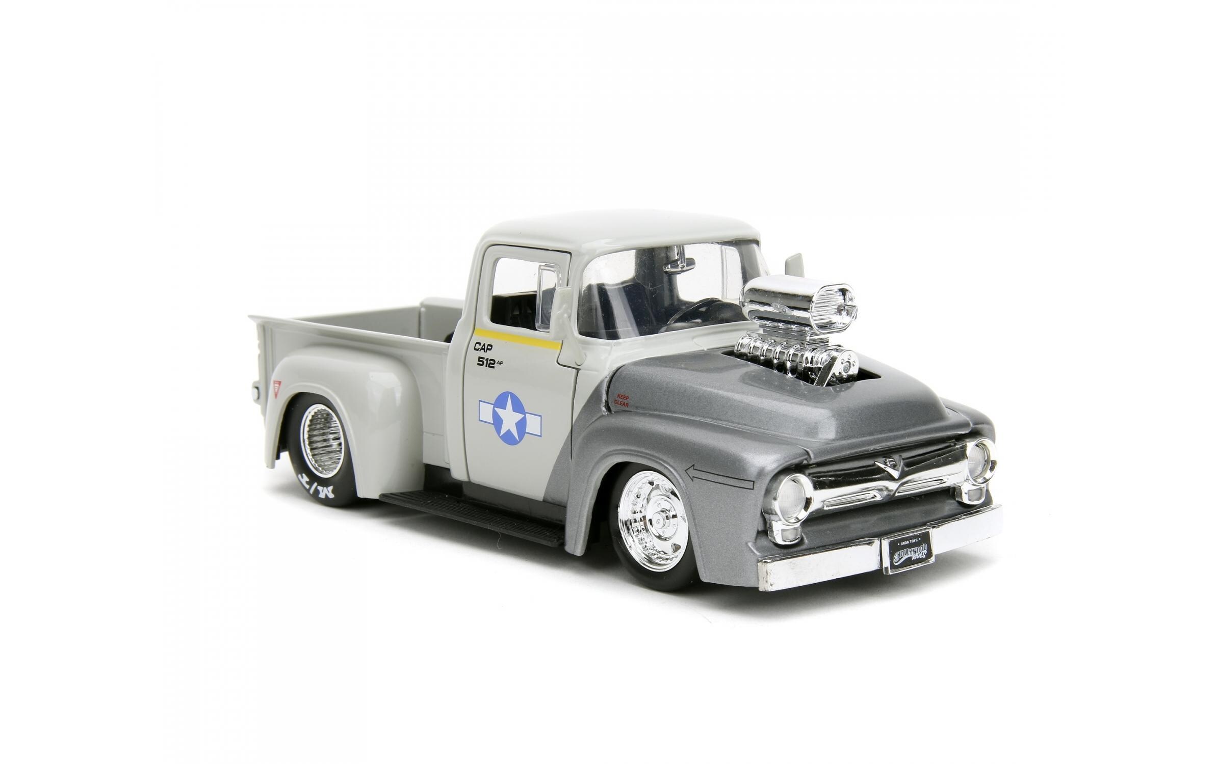 Ford Pickup 1956 Street Fighter 1:241956 Ford Pickup Modellauto mit Guile Figur