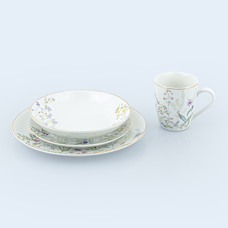 Assiette plate 'Bloomy' en porcelaine