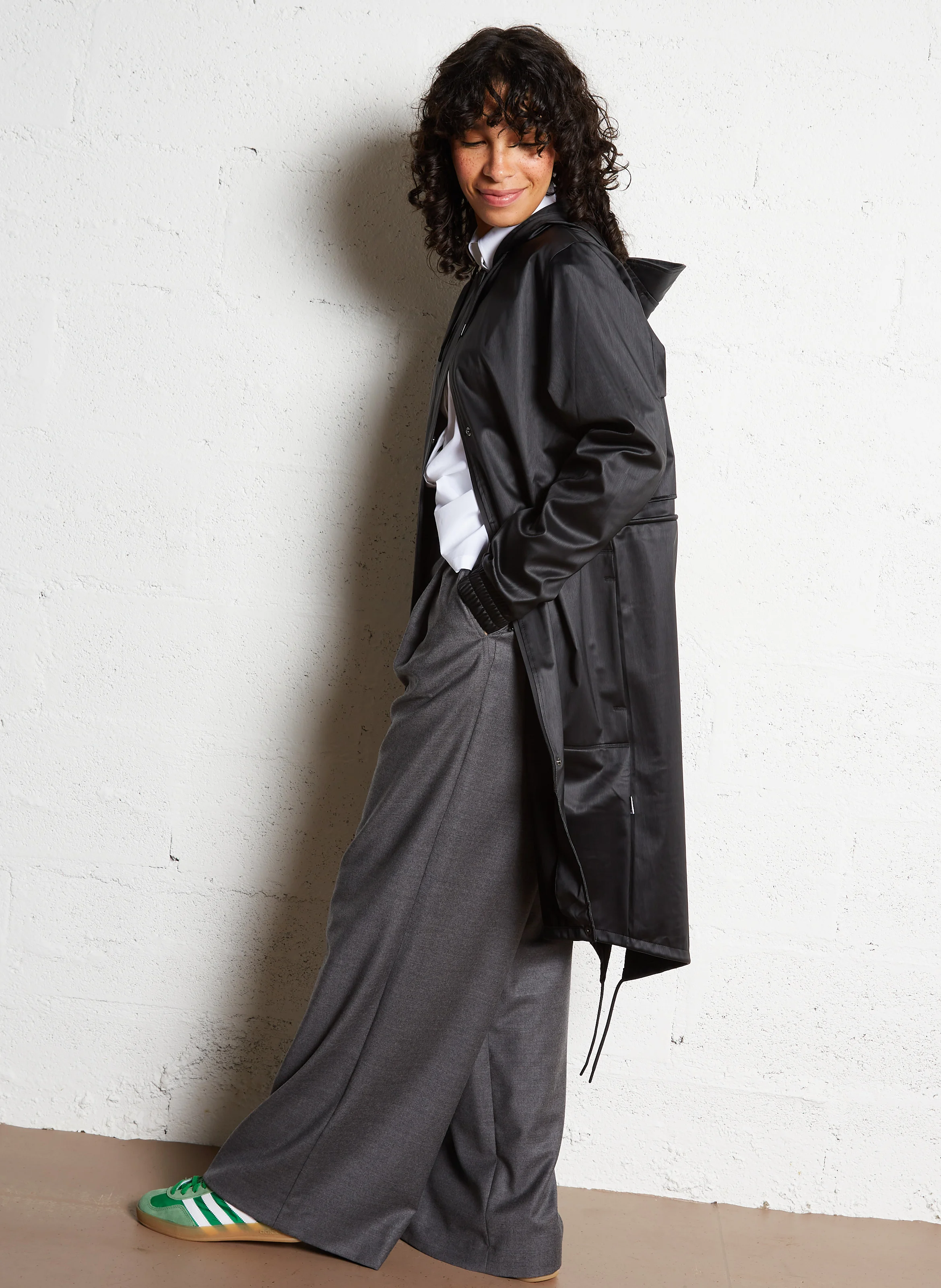 STRING PARKA - Imperméable droit col rond à capuche | Noir