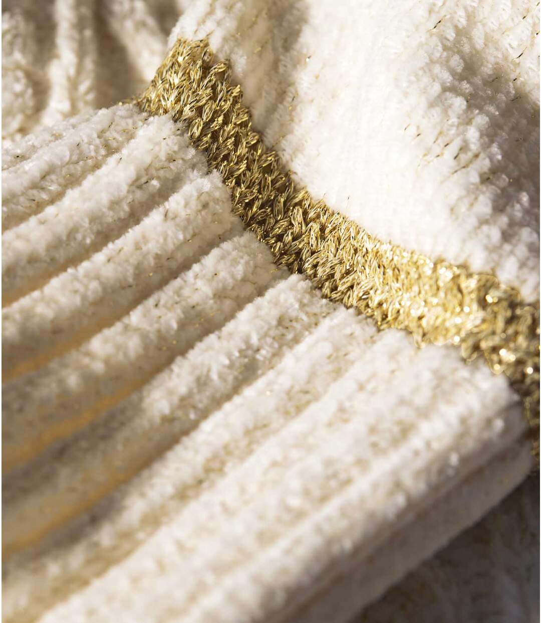 Pull Tricot Torsadé Maille Chenille et Fils Métali
