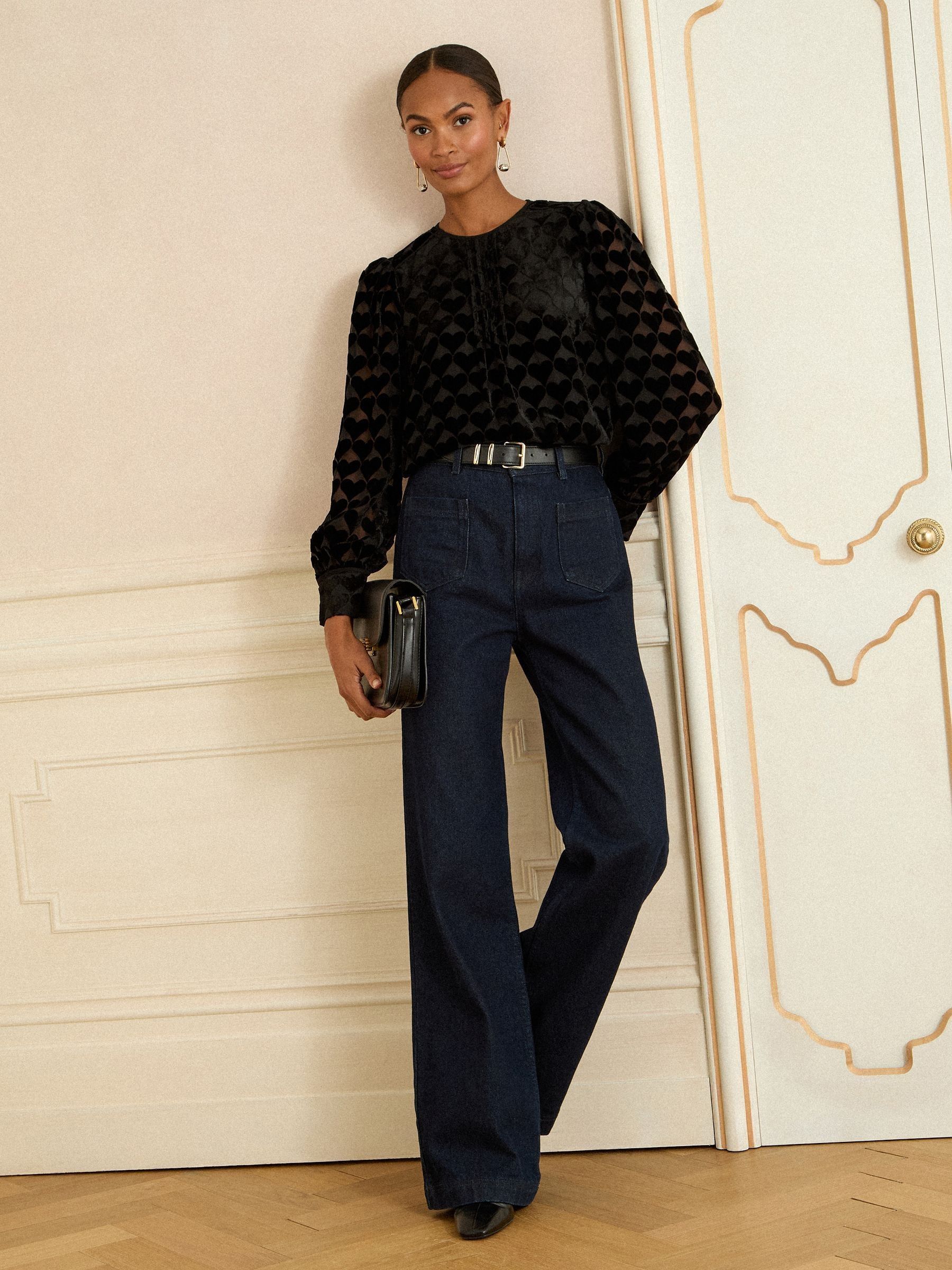 Zwart met hartjesprint - Love & Roses Crew Neck Long Sleeve Burnout Blouse