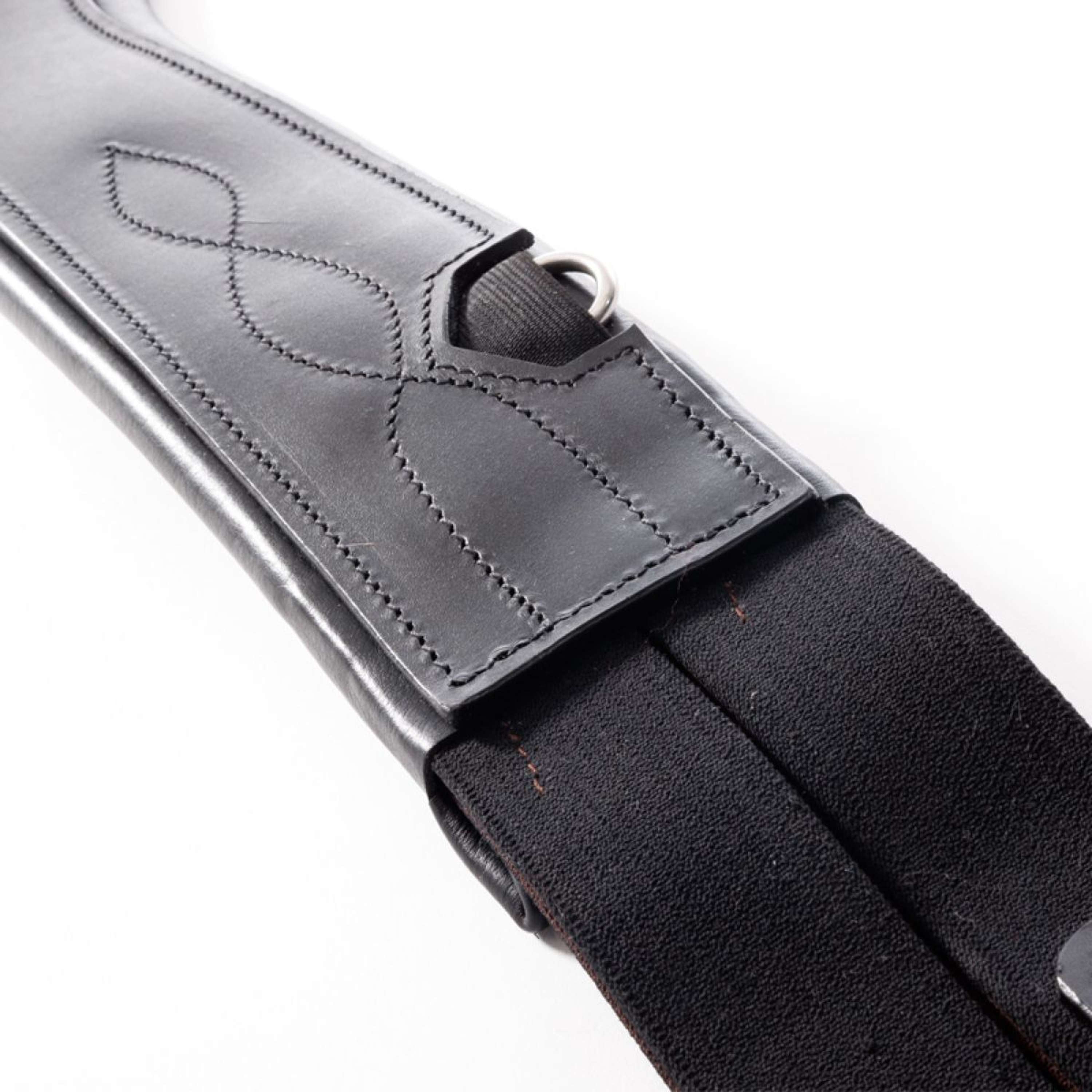 Kavalkade Dressuursingel Atlas Oiled Leather met Elastiek Zwart