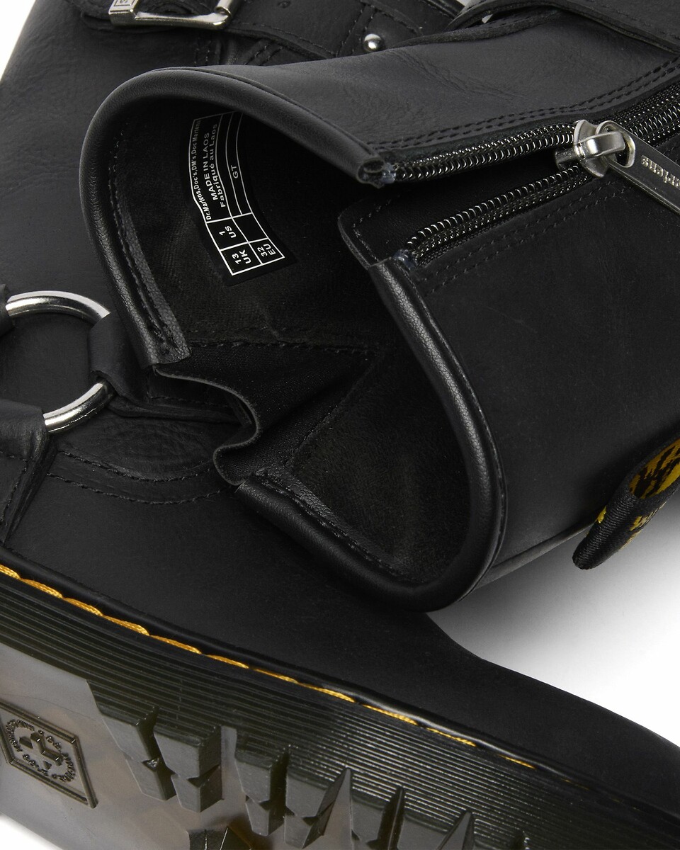DR. MARTENS<br>Botas de couro Genaya