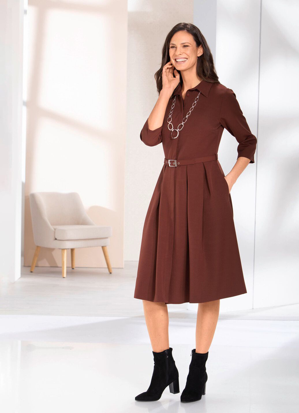 Kleid mit Gürtel