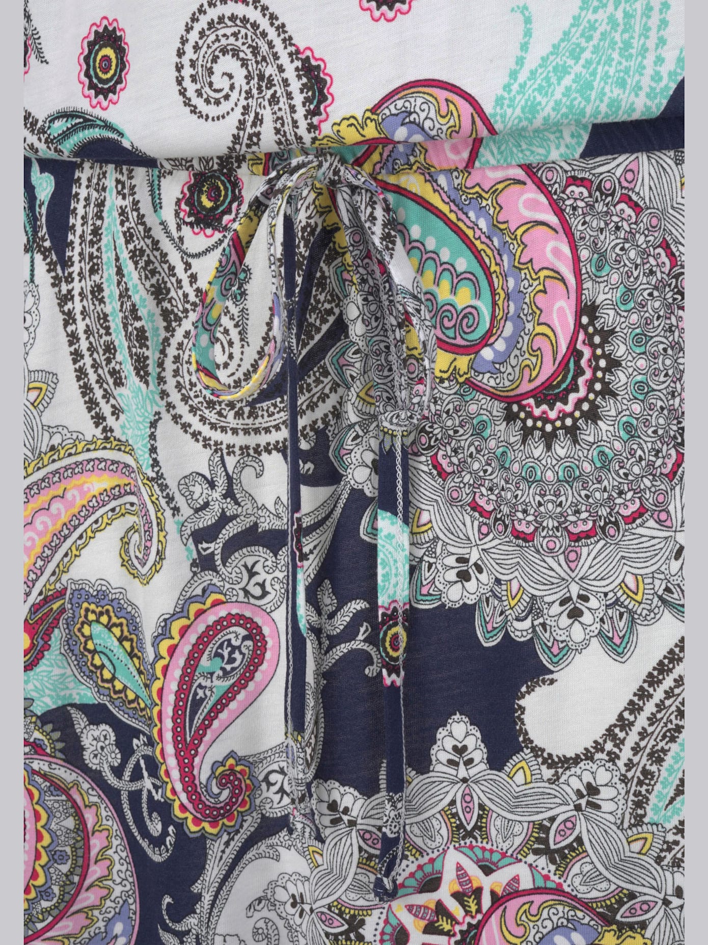 Robe de plage encolure ronde avec petite ouverture