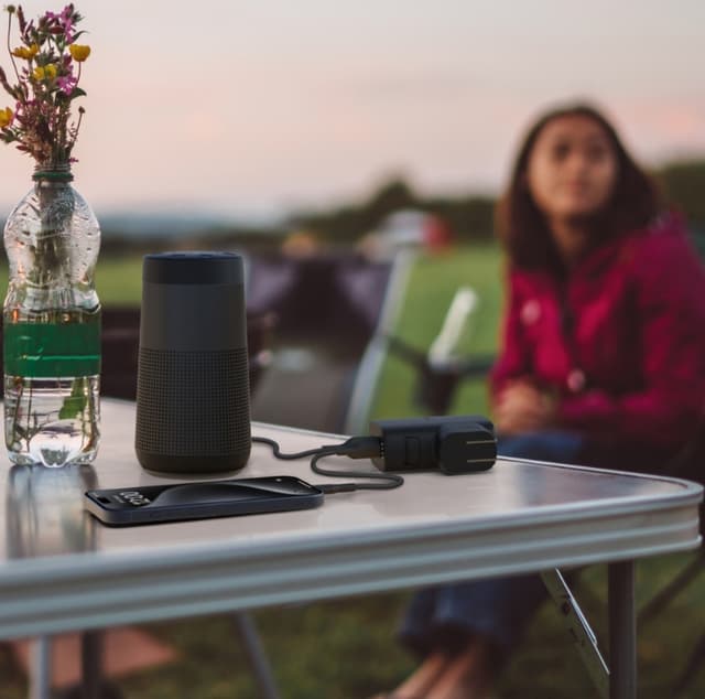 Belkin BoostCharge 25W hybrid vægoplader + 5.000mAh powerbank (sort)
