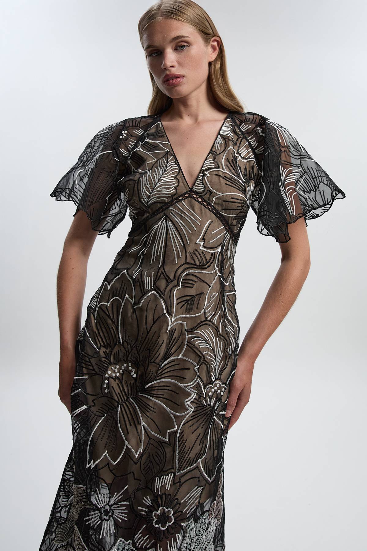 KarenMillen Robe Maxi Tissée en Organdi à Col V Profond avec Broderie Main et Sequins