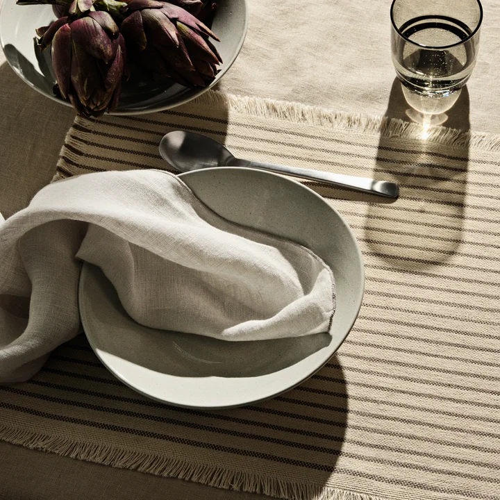 Broste Copenhagen - Elouise Tischläufer, off-white / schwarz