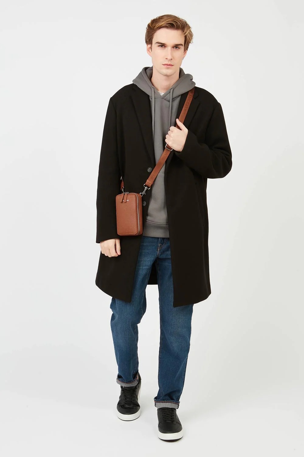 Delphino Lucas-Pochette smartphone