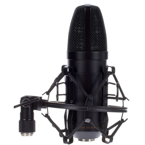 Focusrite Scarlett 2i2 3rd Mic Bundle