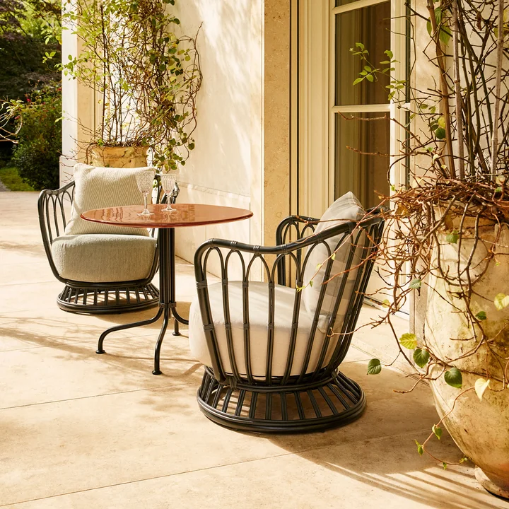 Gubi - Grace Outdoor Lounge Chair, schwarz / beige (Lorkey 41) / braun (Lorkey 43)