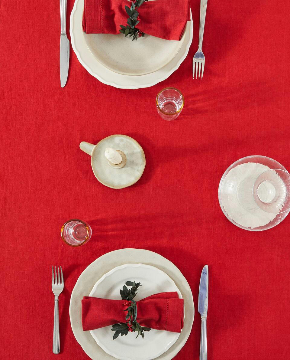 TOALHA DE MESA DE NATAL EM LINHO BORDADO