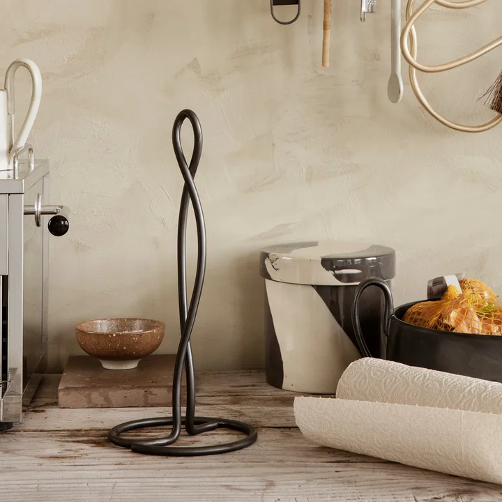 Ferm Living - Curvature Küchenrollenhalter, Messing