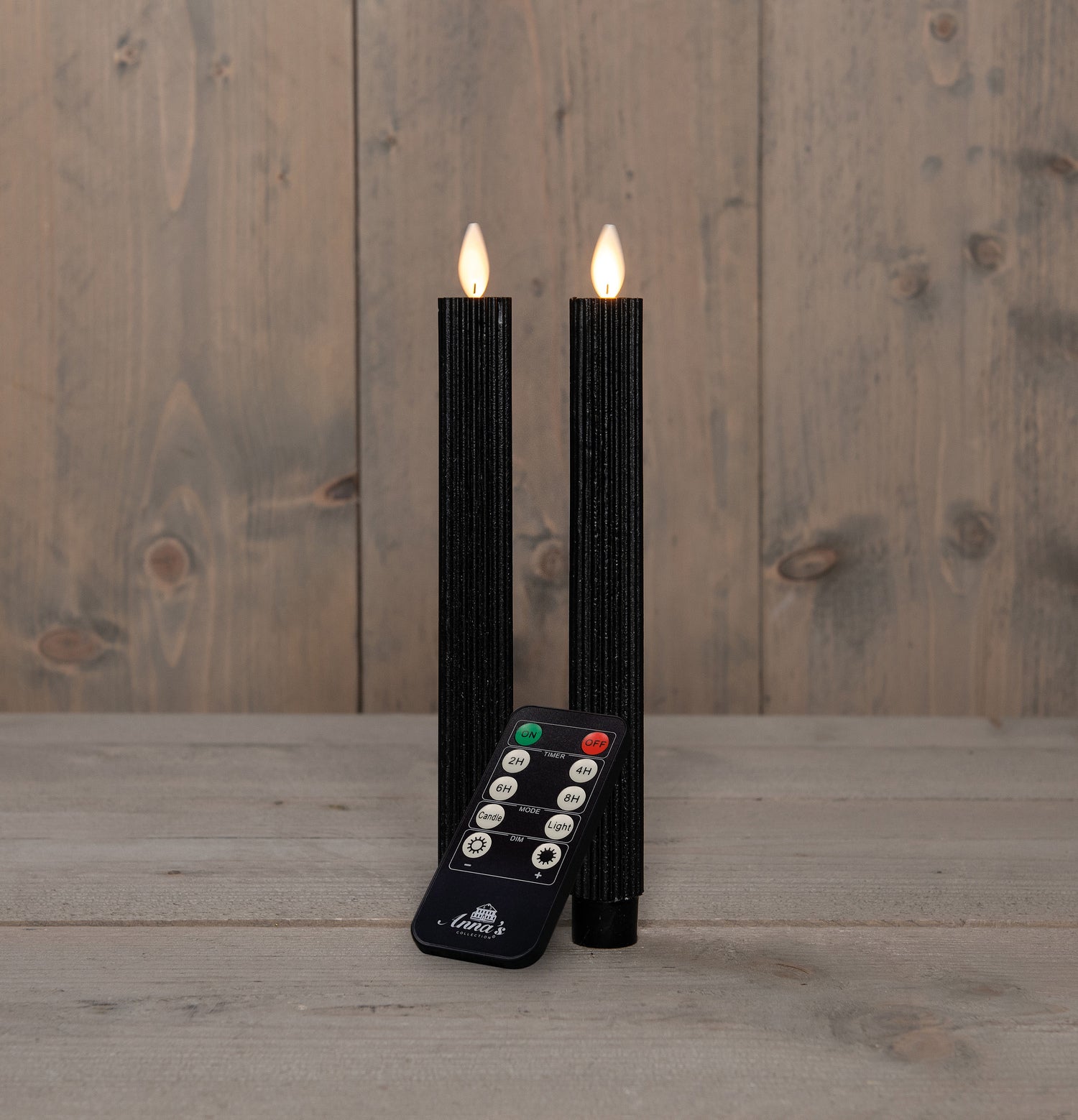 Anna's Collection LED dinerkaars Rib bewegende vlam met timer zwart D 2,2 H 23 cm 2 stuks