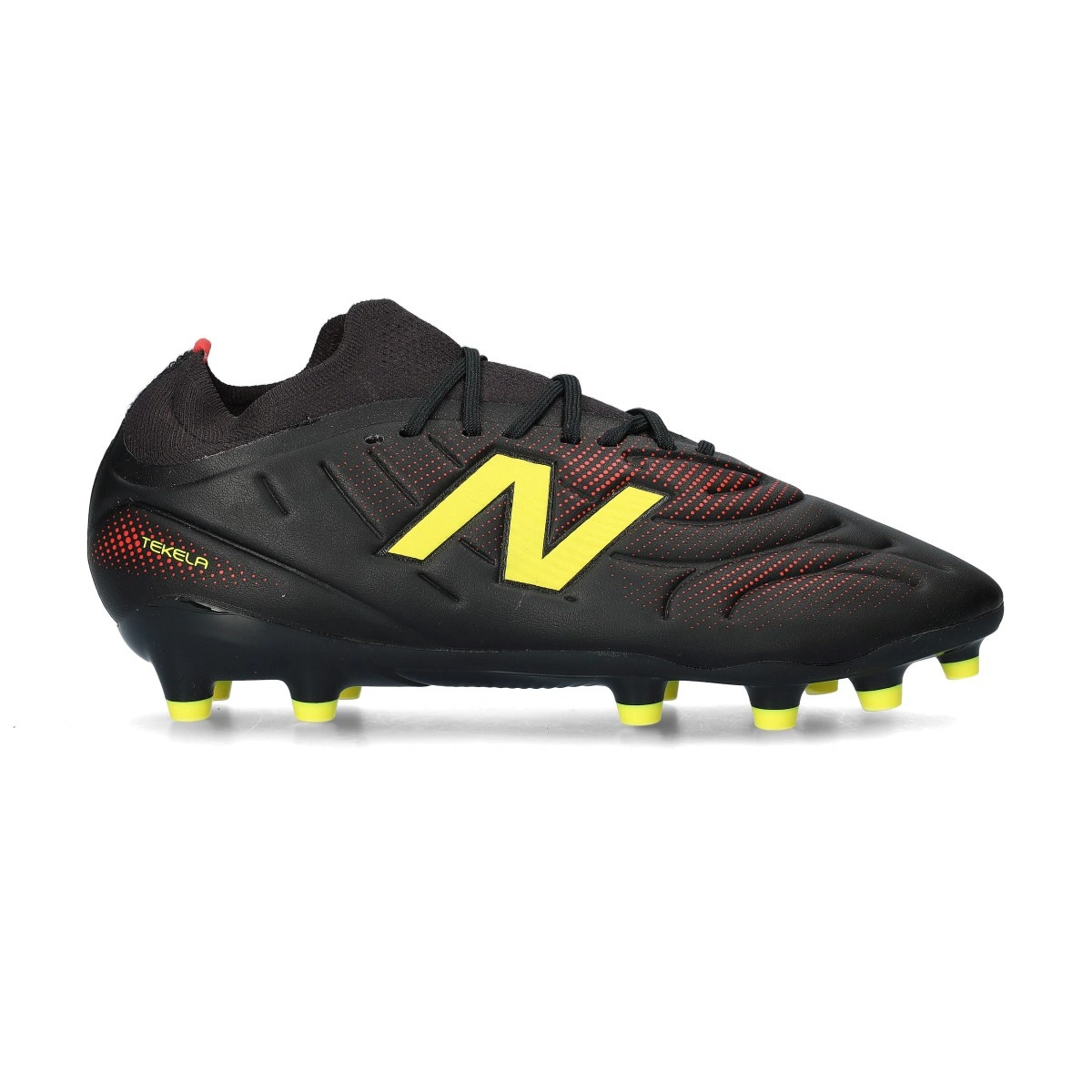 Chuteira New Balance Tekela Team MG Mulher