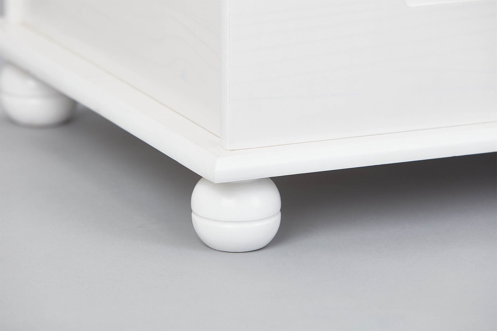 Truhe Florian 89 x 53 x 47 cm Massivholz weiß