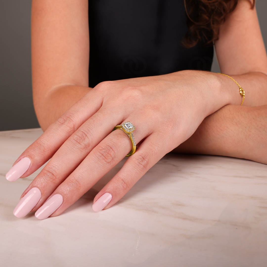 Princess Halo Diamantring 750/18 K Gelbgold 0.85 ct G/si