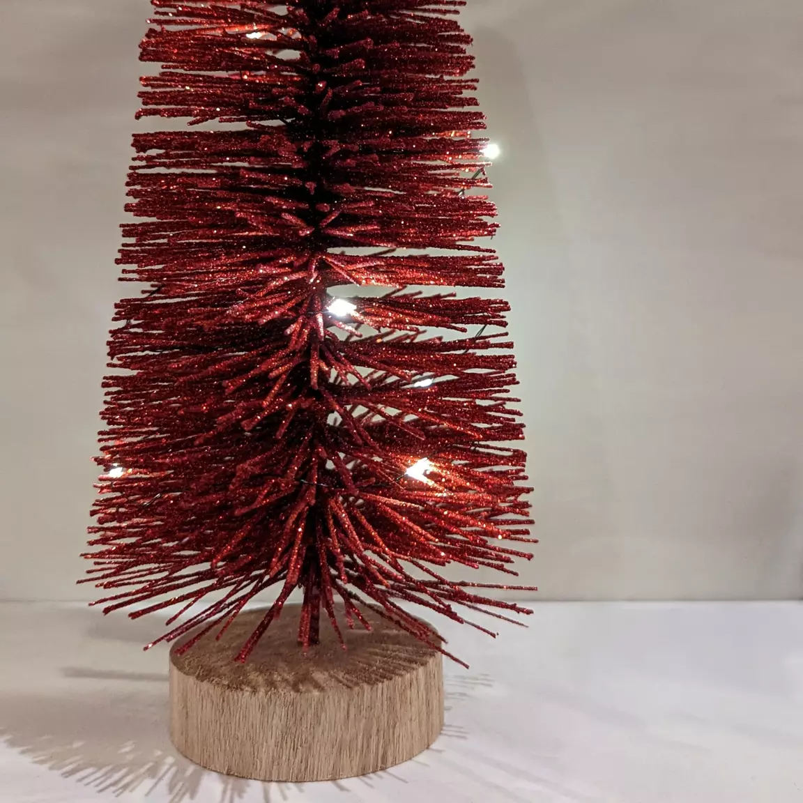 Sapin lumineux à piles (H20 cm) Féérie Rouge