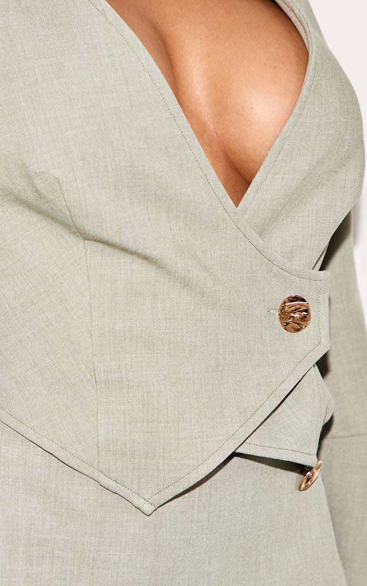 Vert Sauge Blazer Shape Asymétrique En Tissu Tissé Avec Boutons Martelés